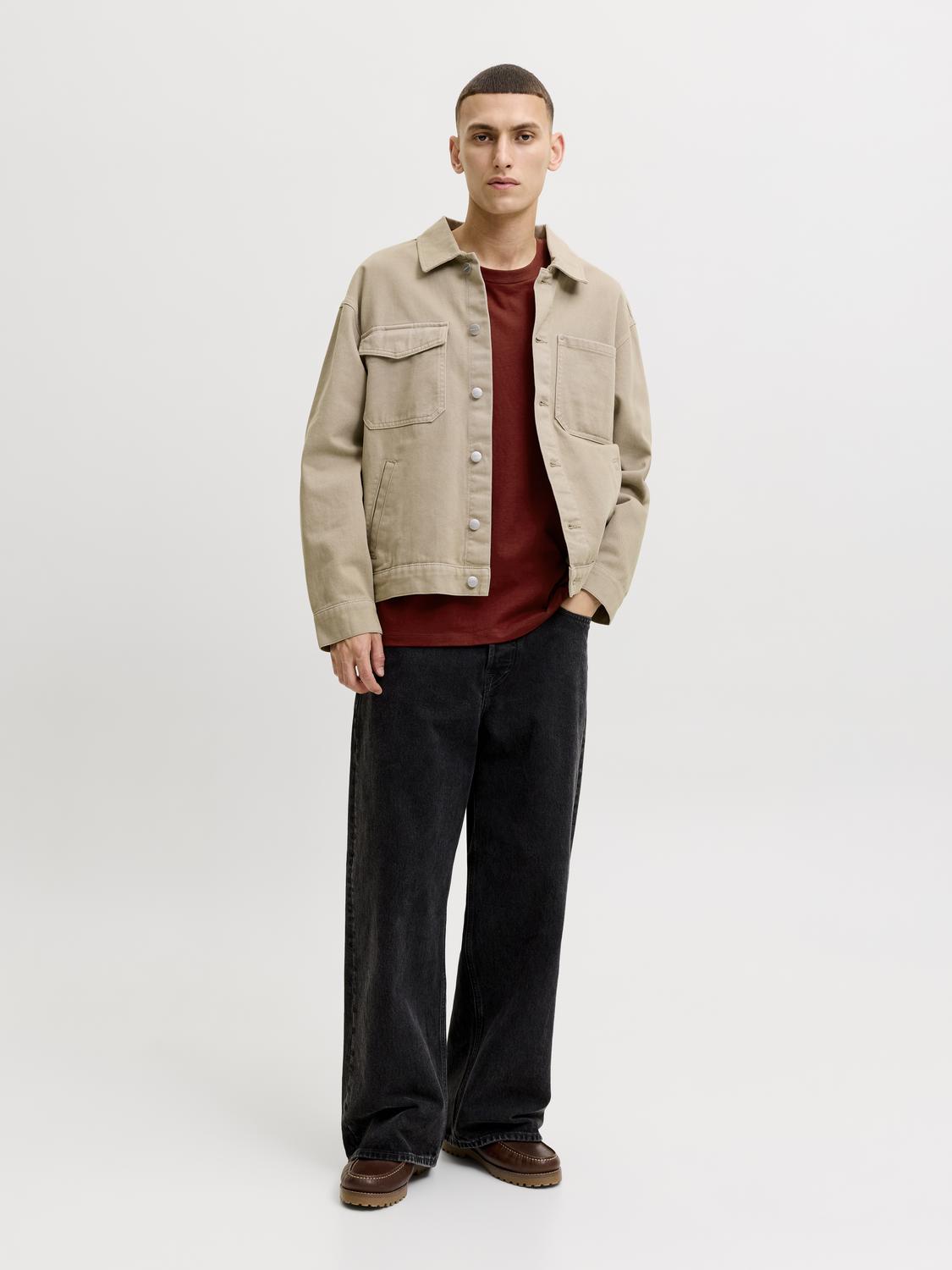 model_shot-front_full