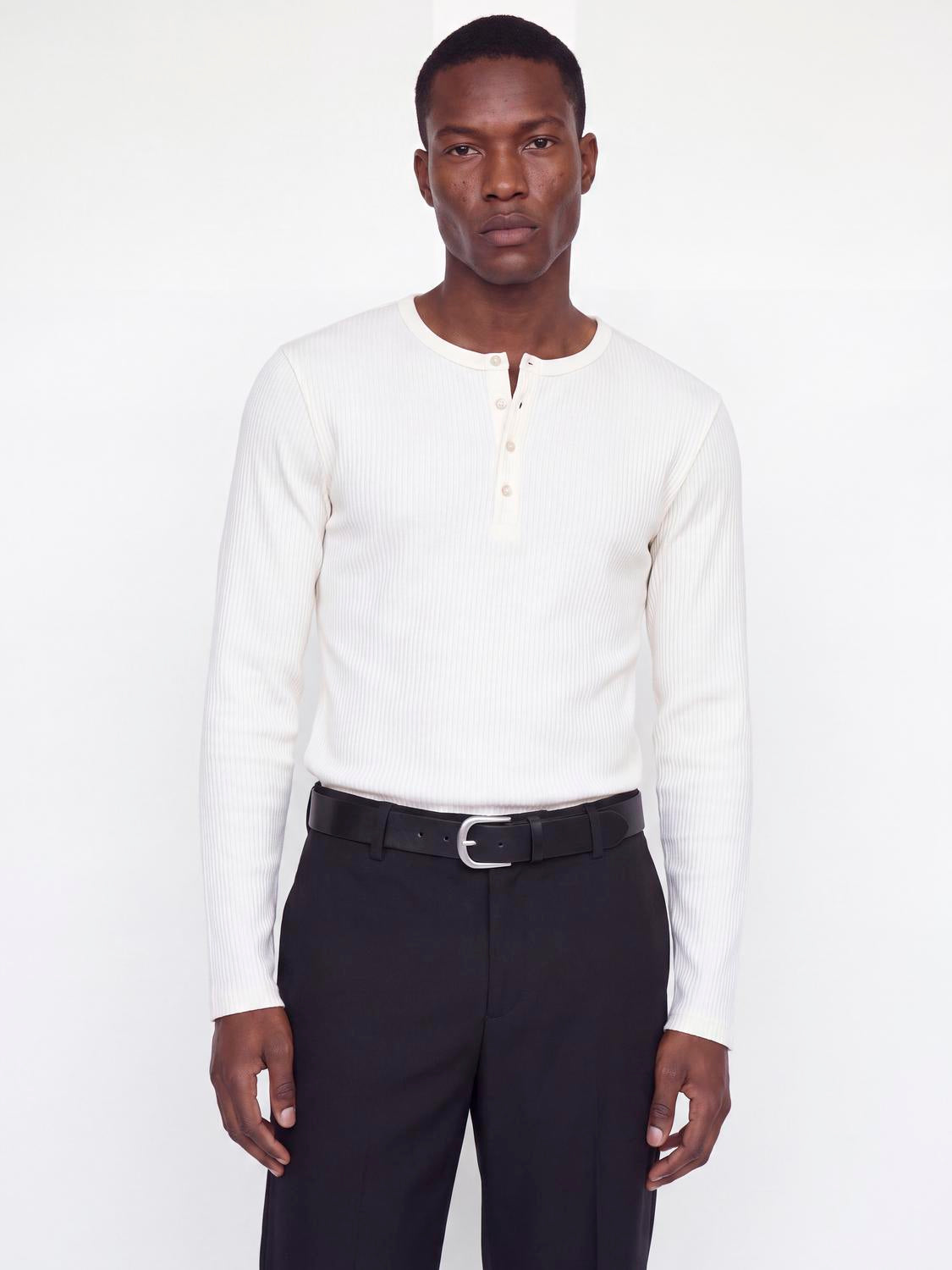 model_shot-front
