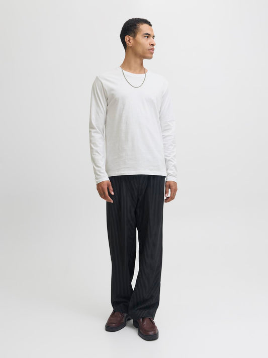 model_shot-front_full