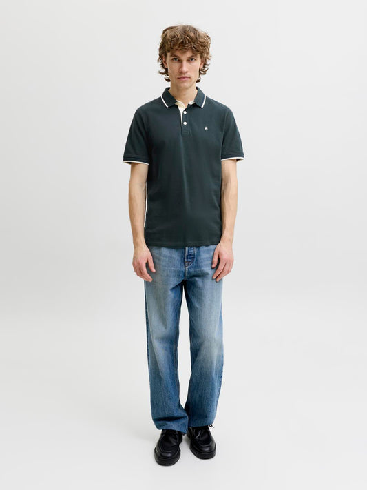 model_shot-front_full
