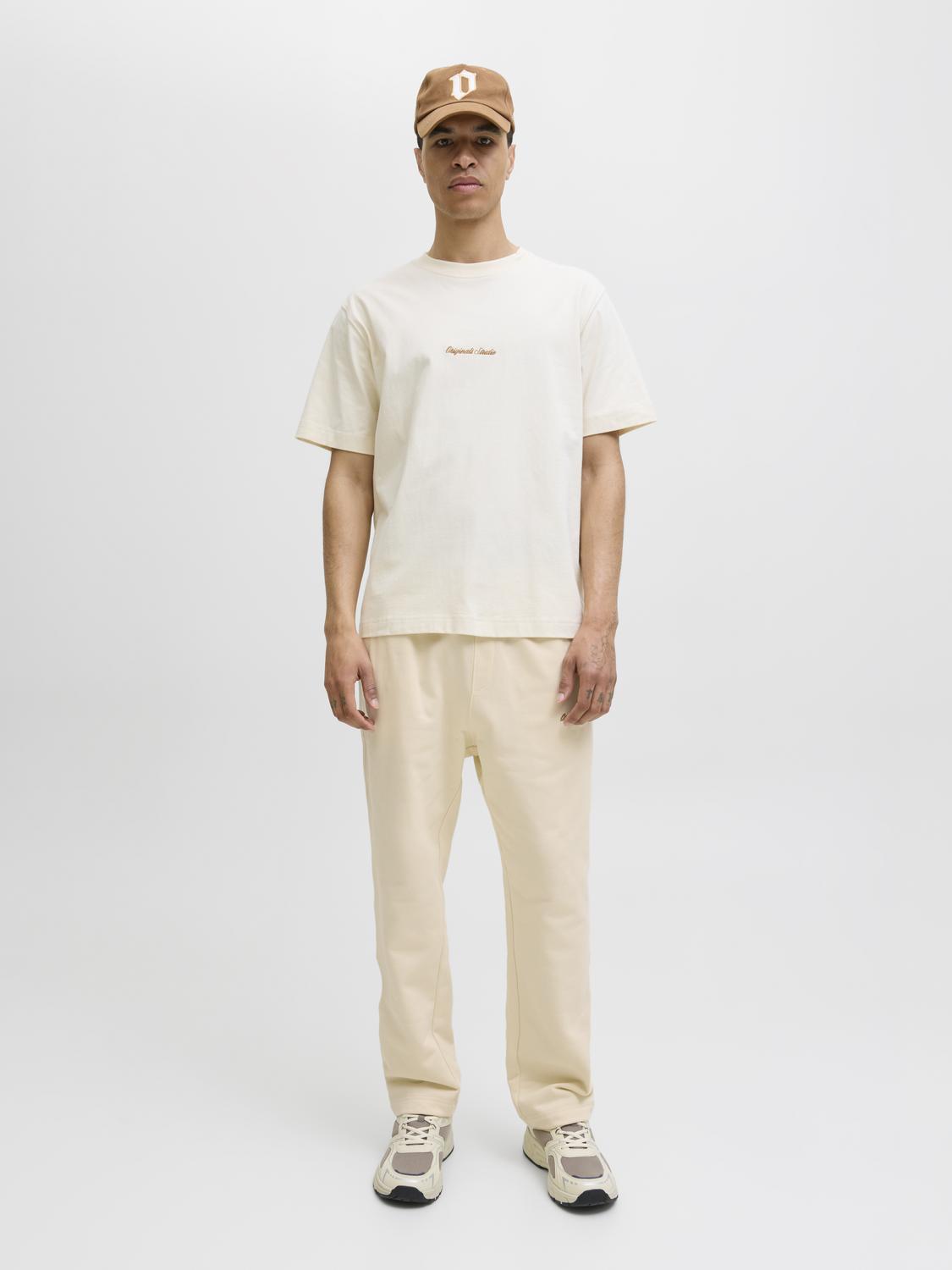 model_shot-front_full