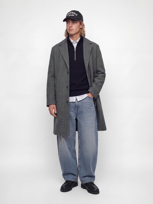model_shot-front_full