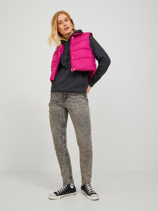 model_shot-front_full