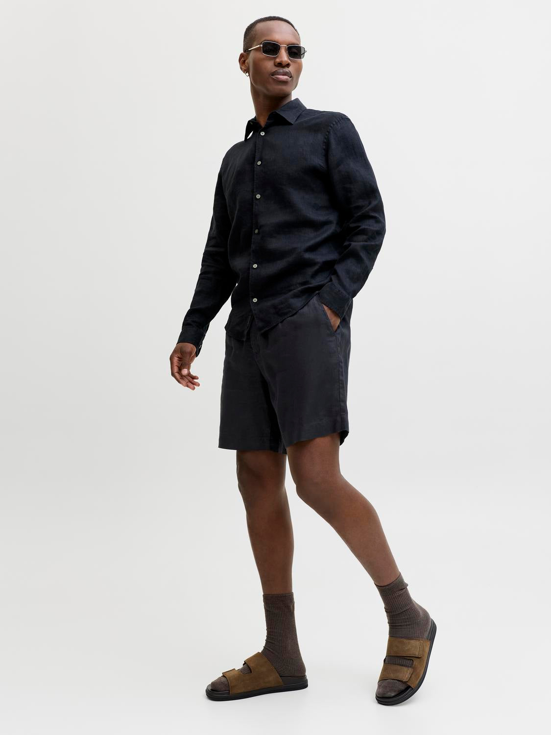 model_shot-creative