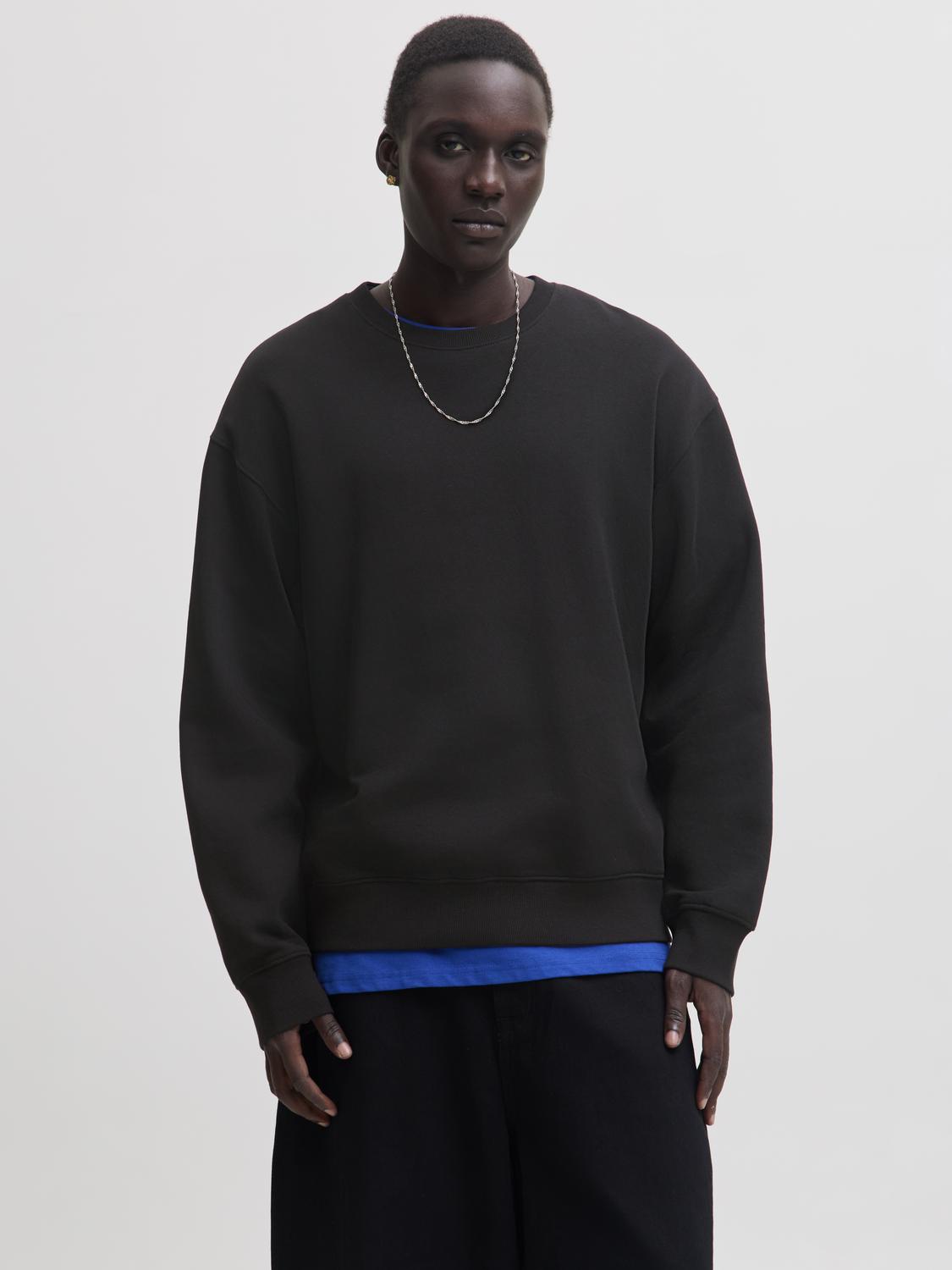 model_shot-front