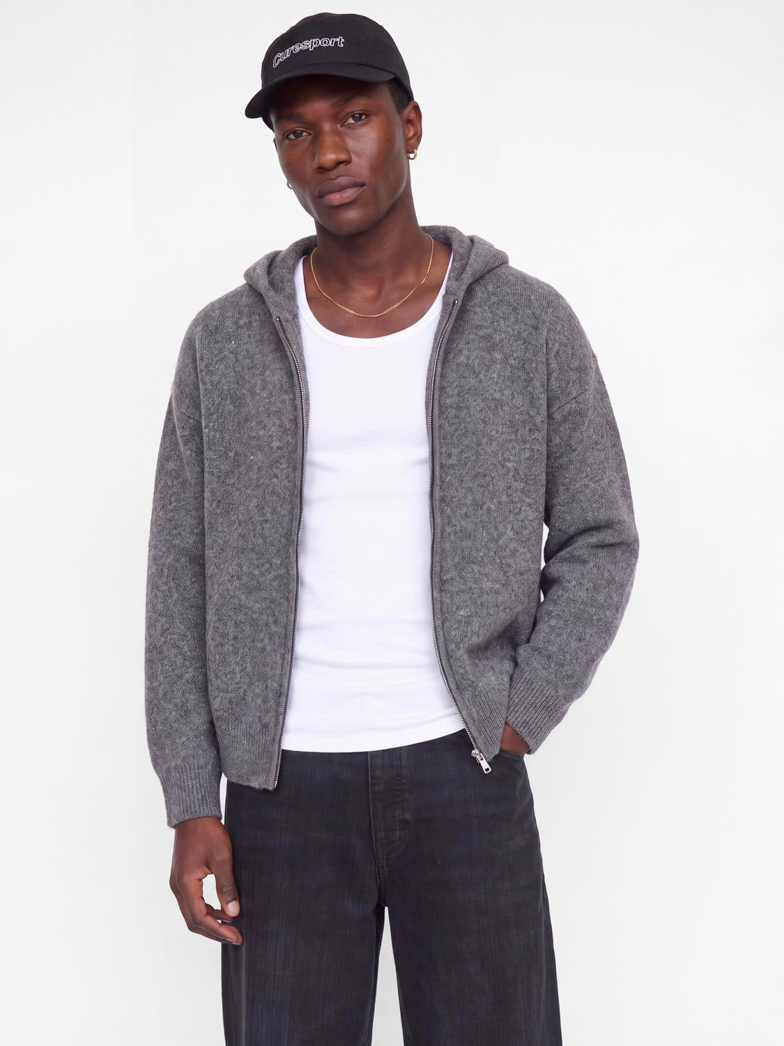 model_shot-front