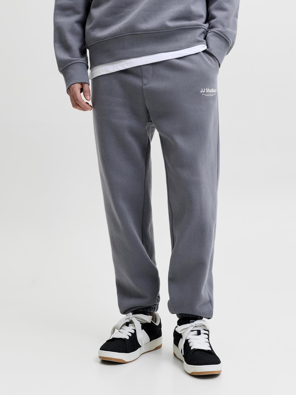 model_shot-front