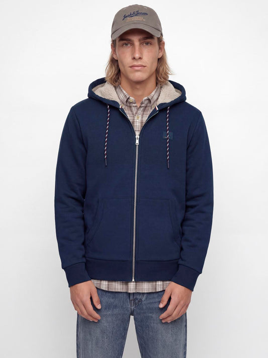 model_shot-front