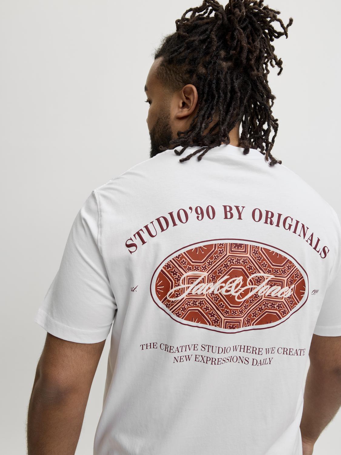 model_shot-creative