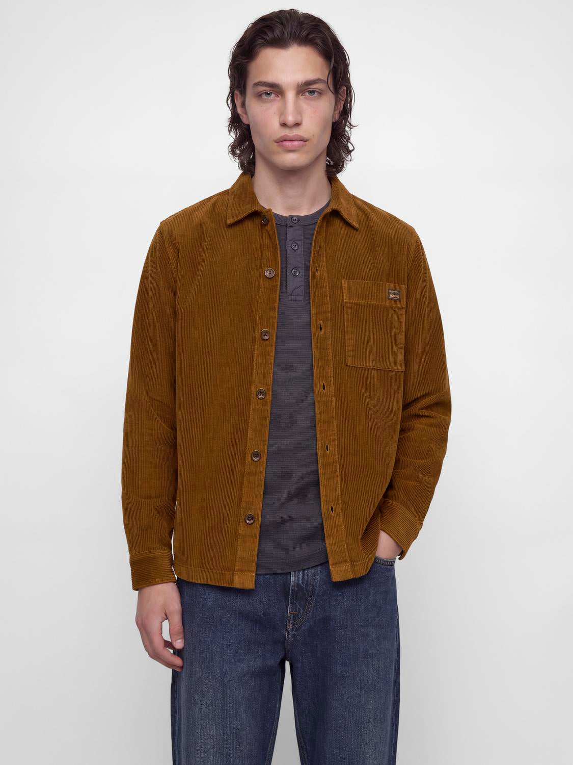 model_shot-front