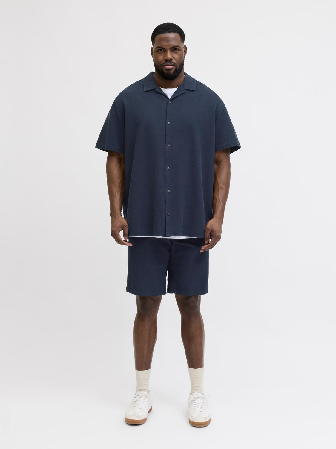 model_shot-front_full