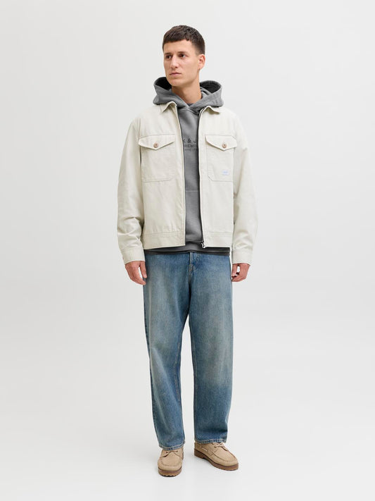 model_shot-front_full