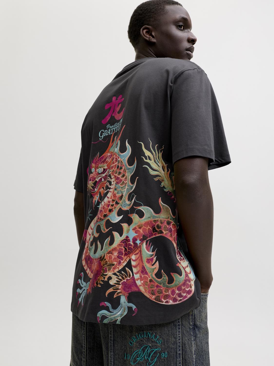 model_shot-creative