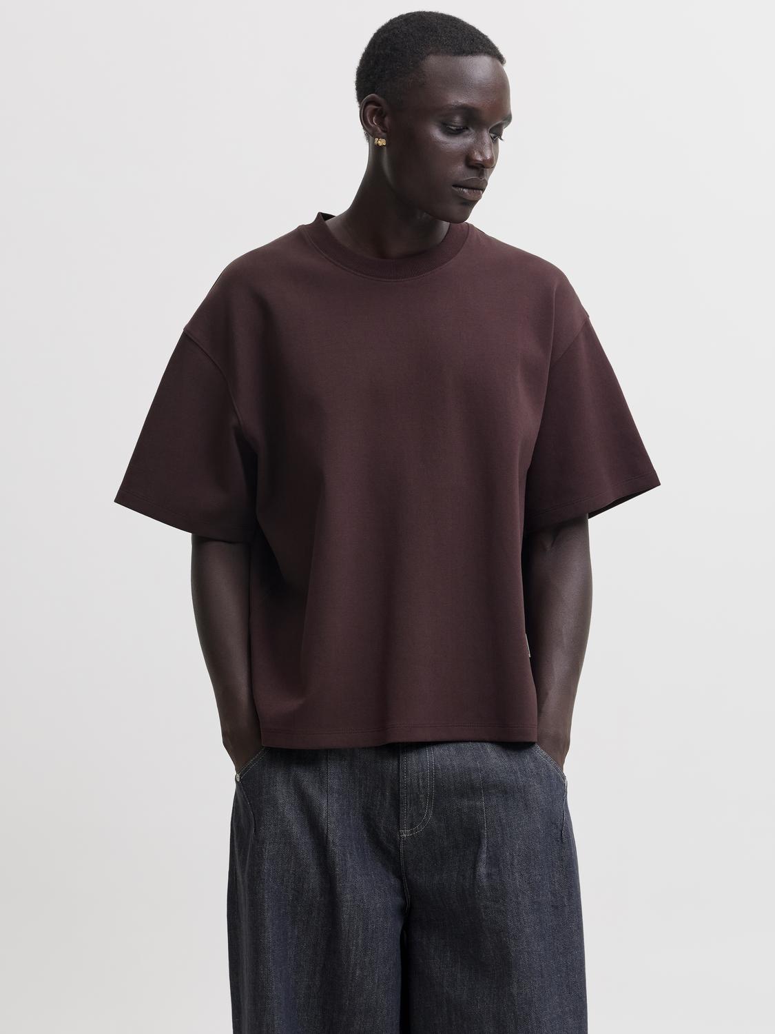 model_shot-front
