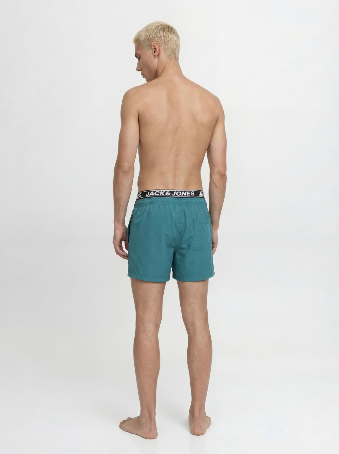 model_shot-back