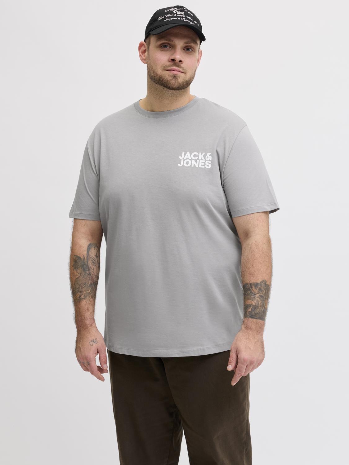 model_shot-front