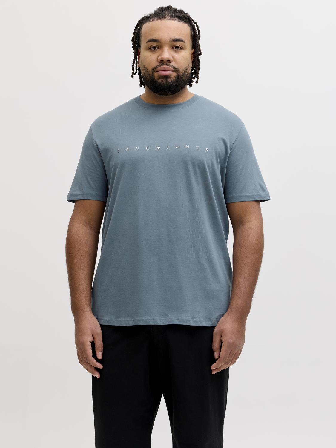 model_shot-front