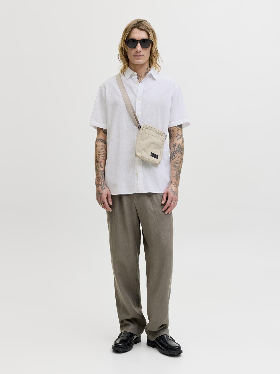 model_shot-front_full