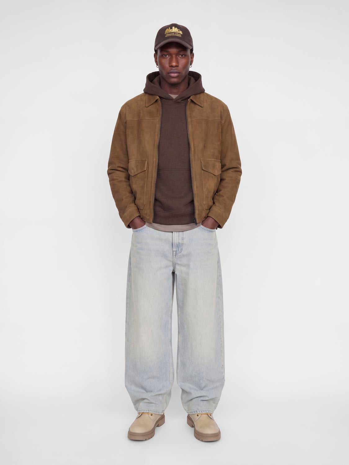 model_shot-front_full