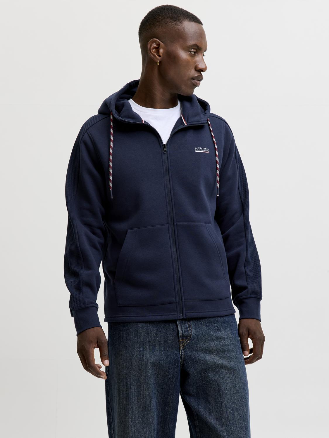 model_shot-front