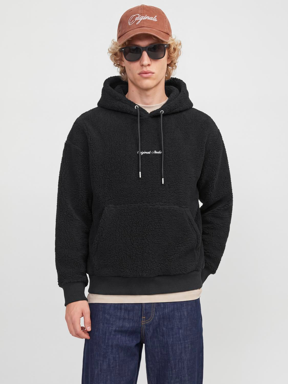 model_shot-front
