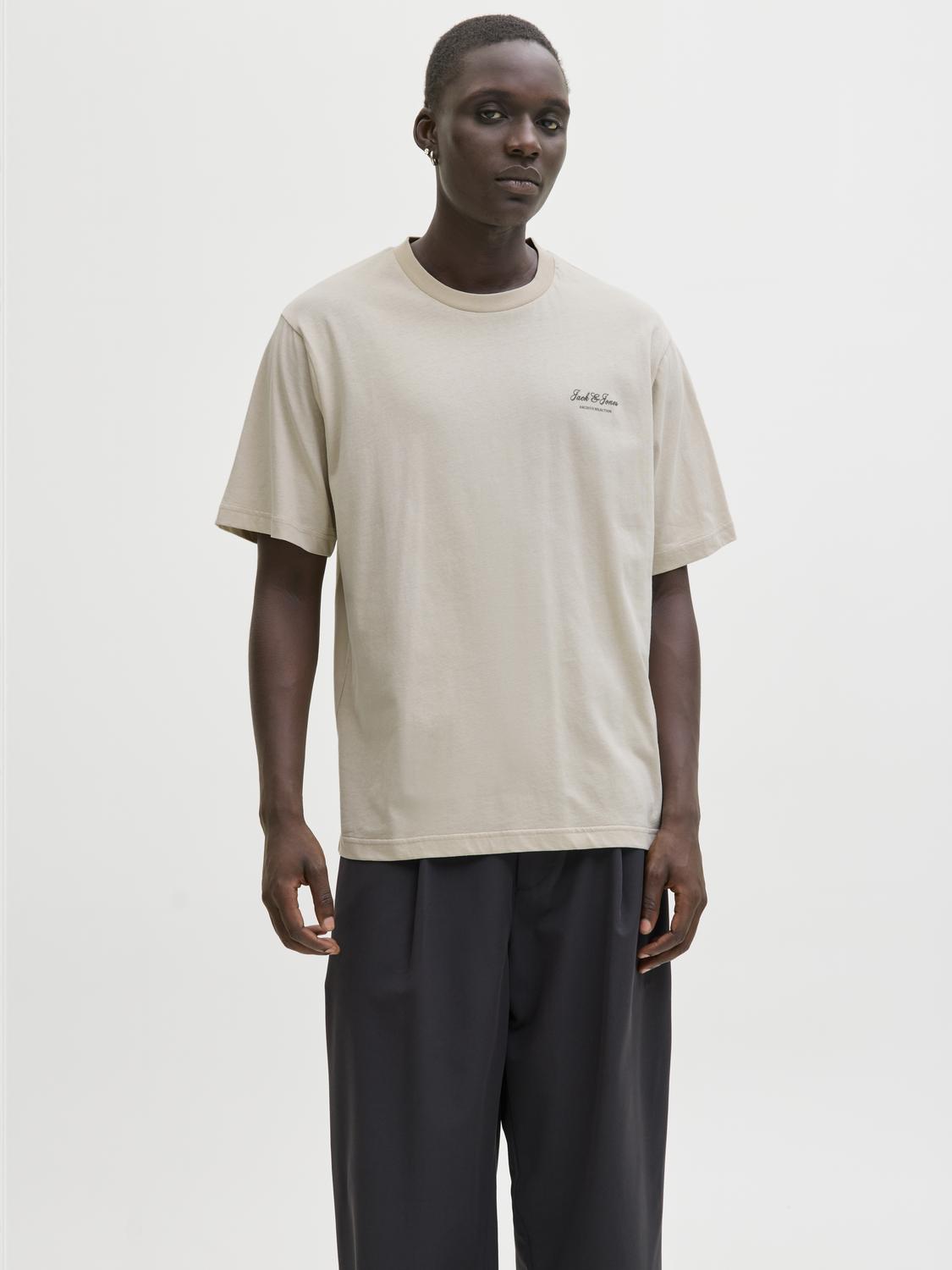model_shot-front