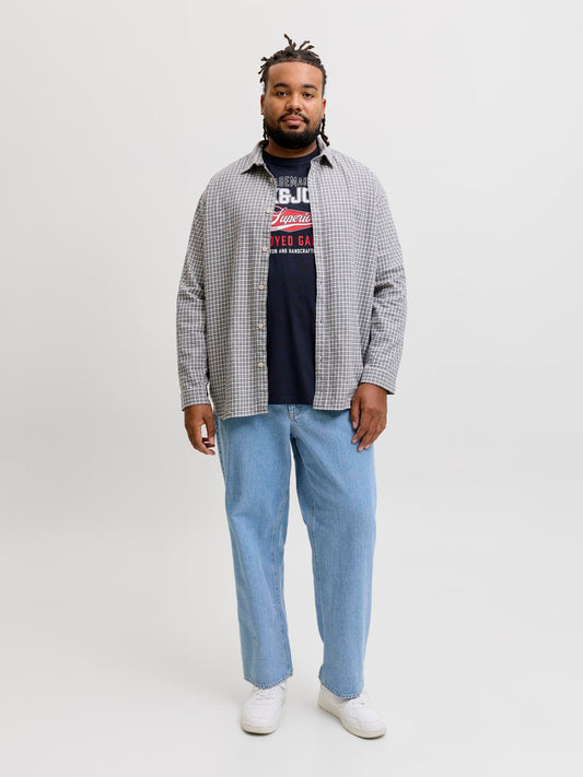 model_shot-front_full