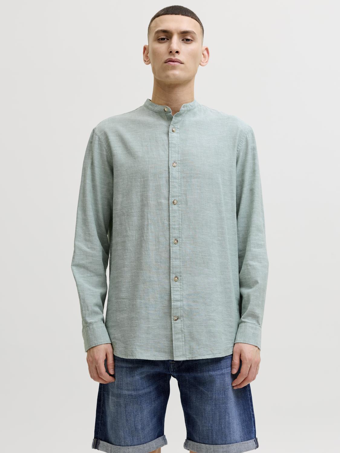 model_shot-front