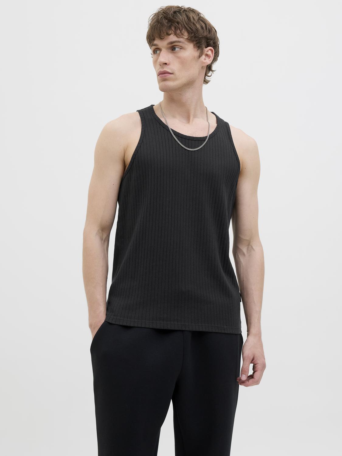 model_shot-front