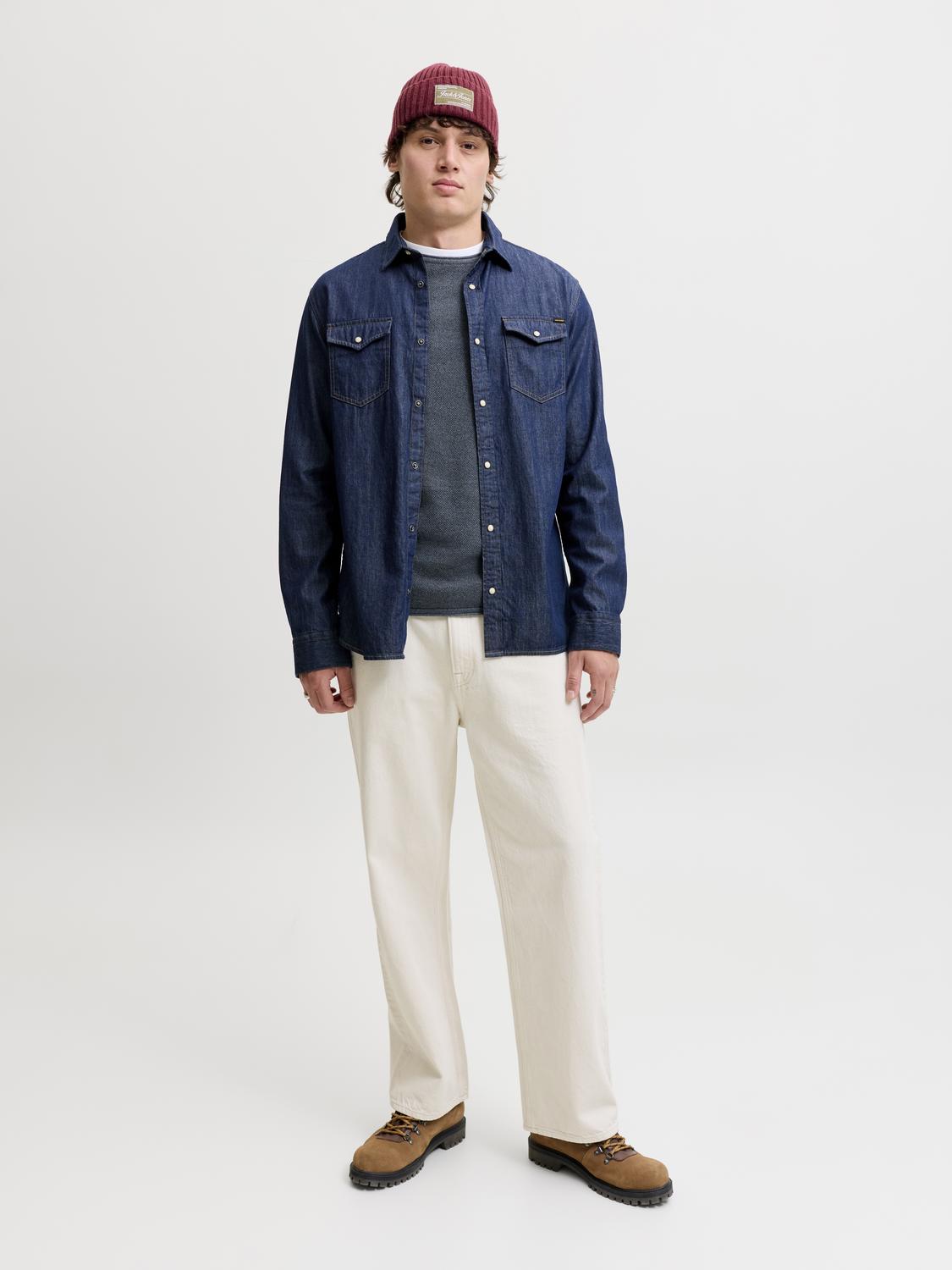 model_shot-front_full