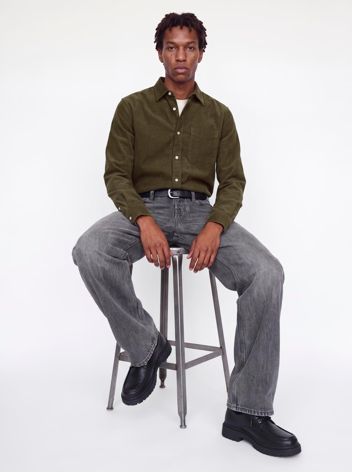 model_shot-creative