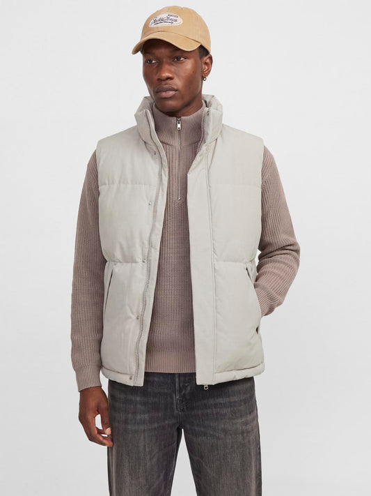 model_shot-front