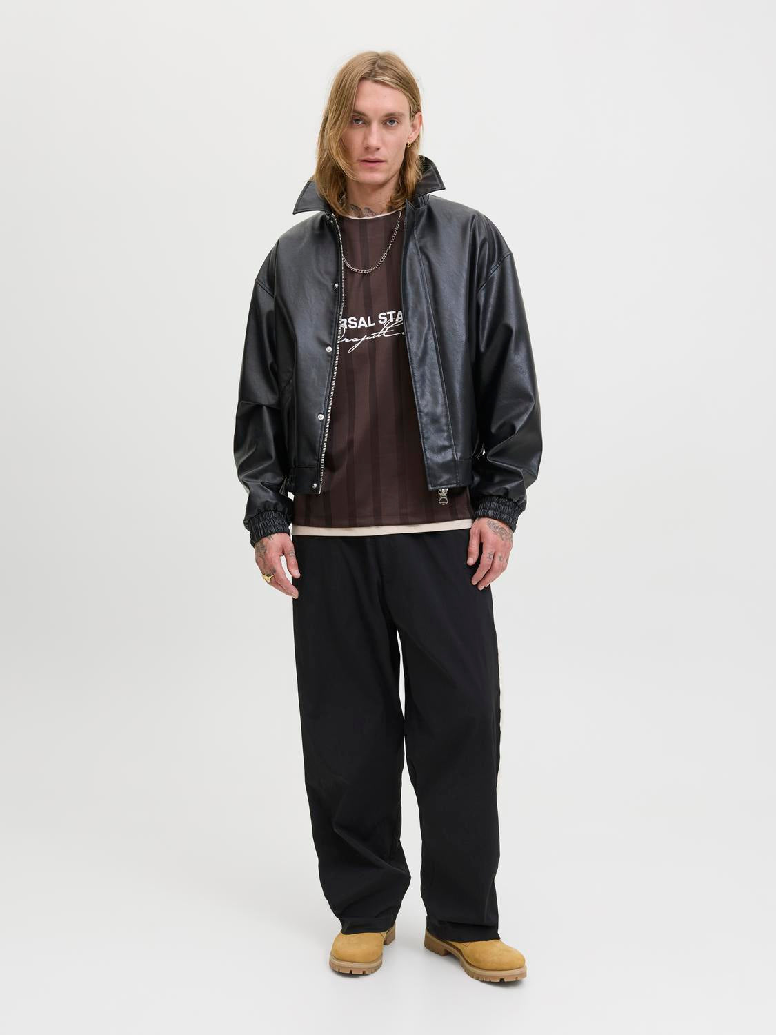 model_shot-front_full