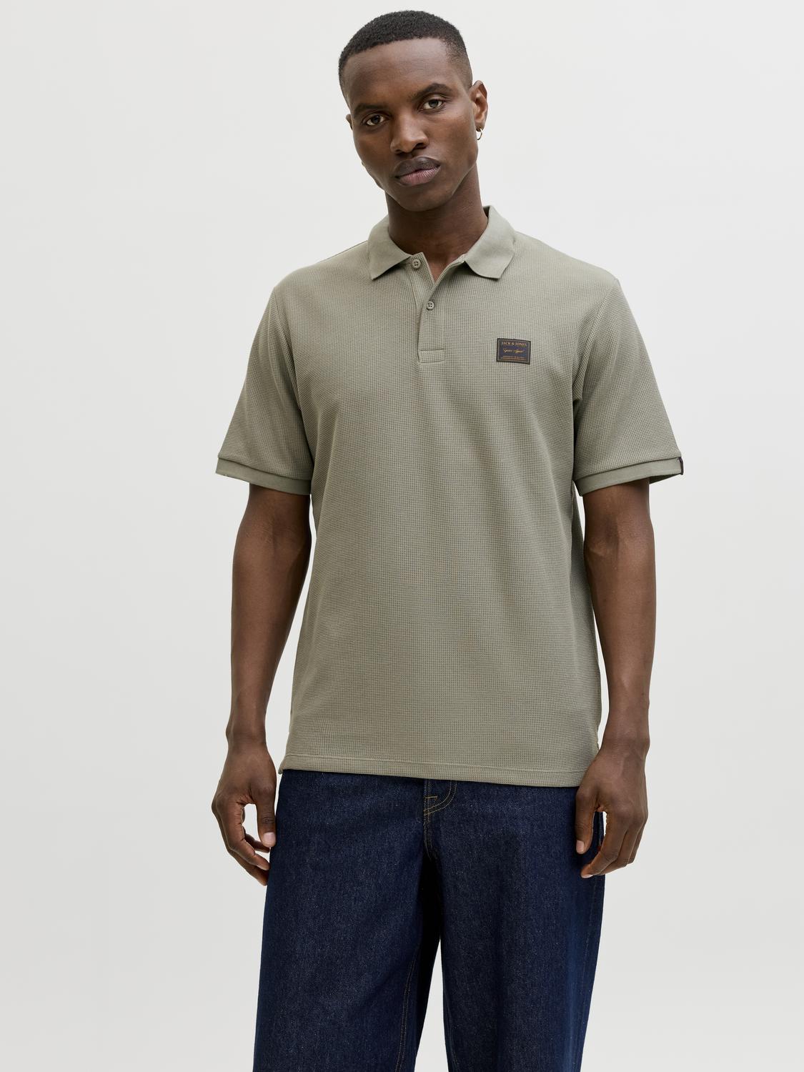model_shot-front