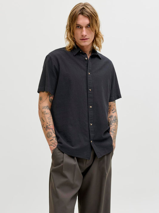 model_shot-front