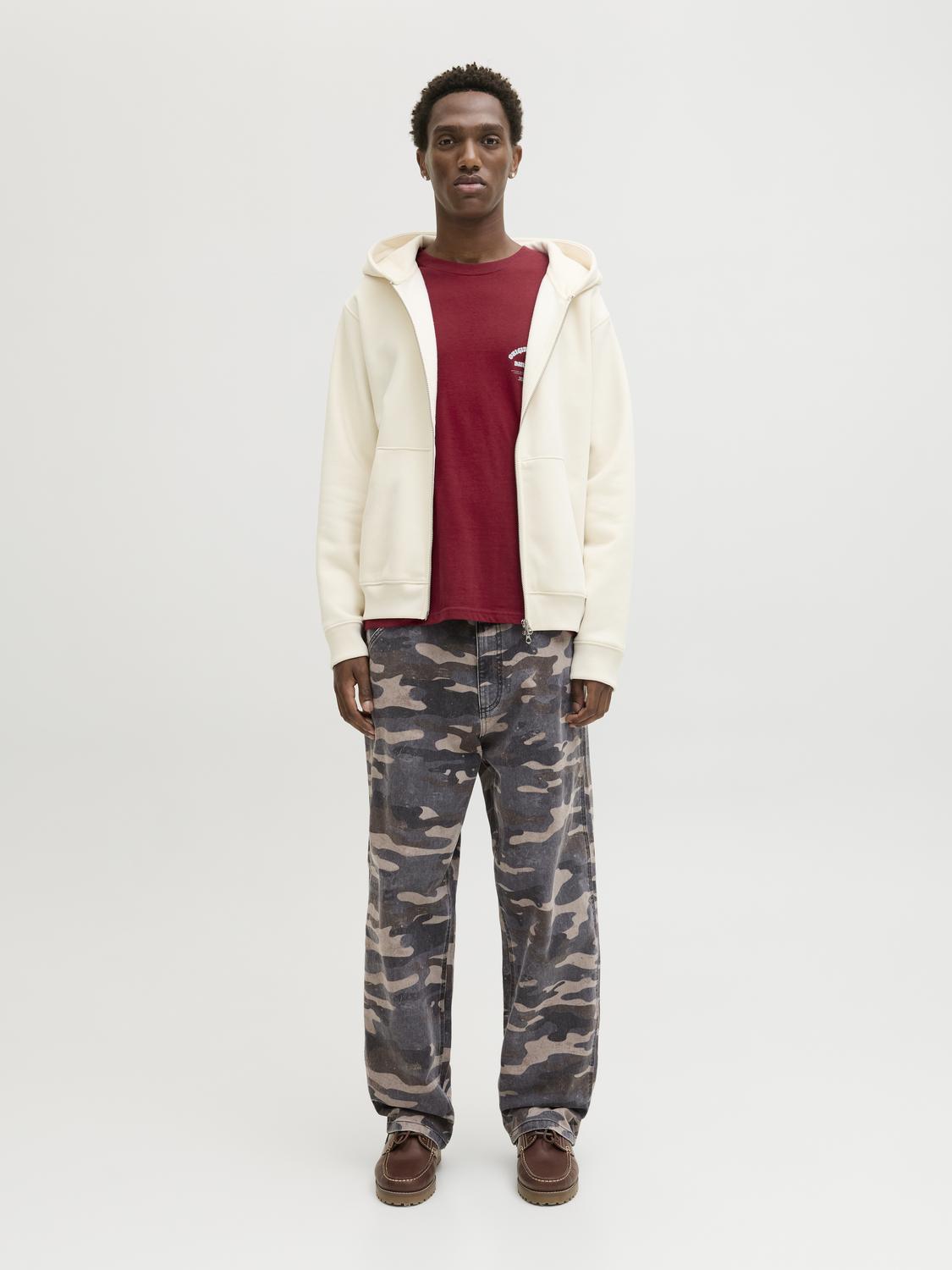 model_shot-front_full