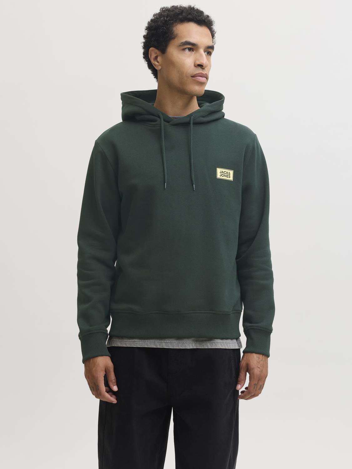 model_shot-front