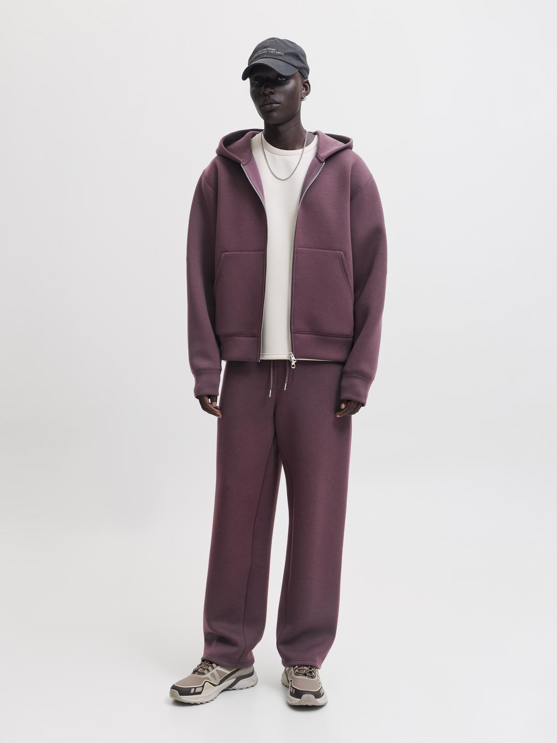 model_shot-front_full