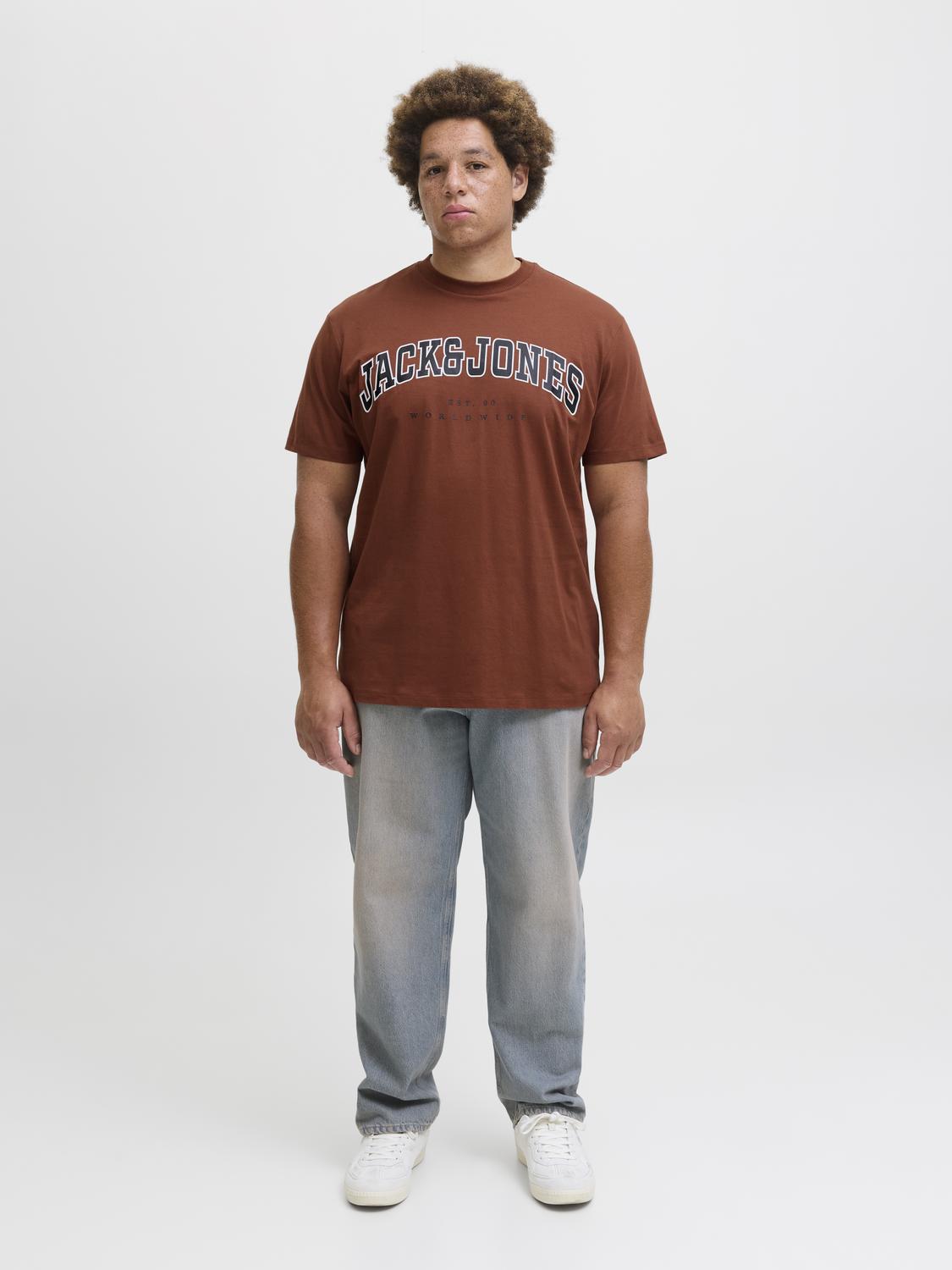 model_shot-front_full