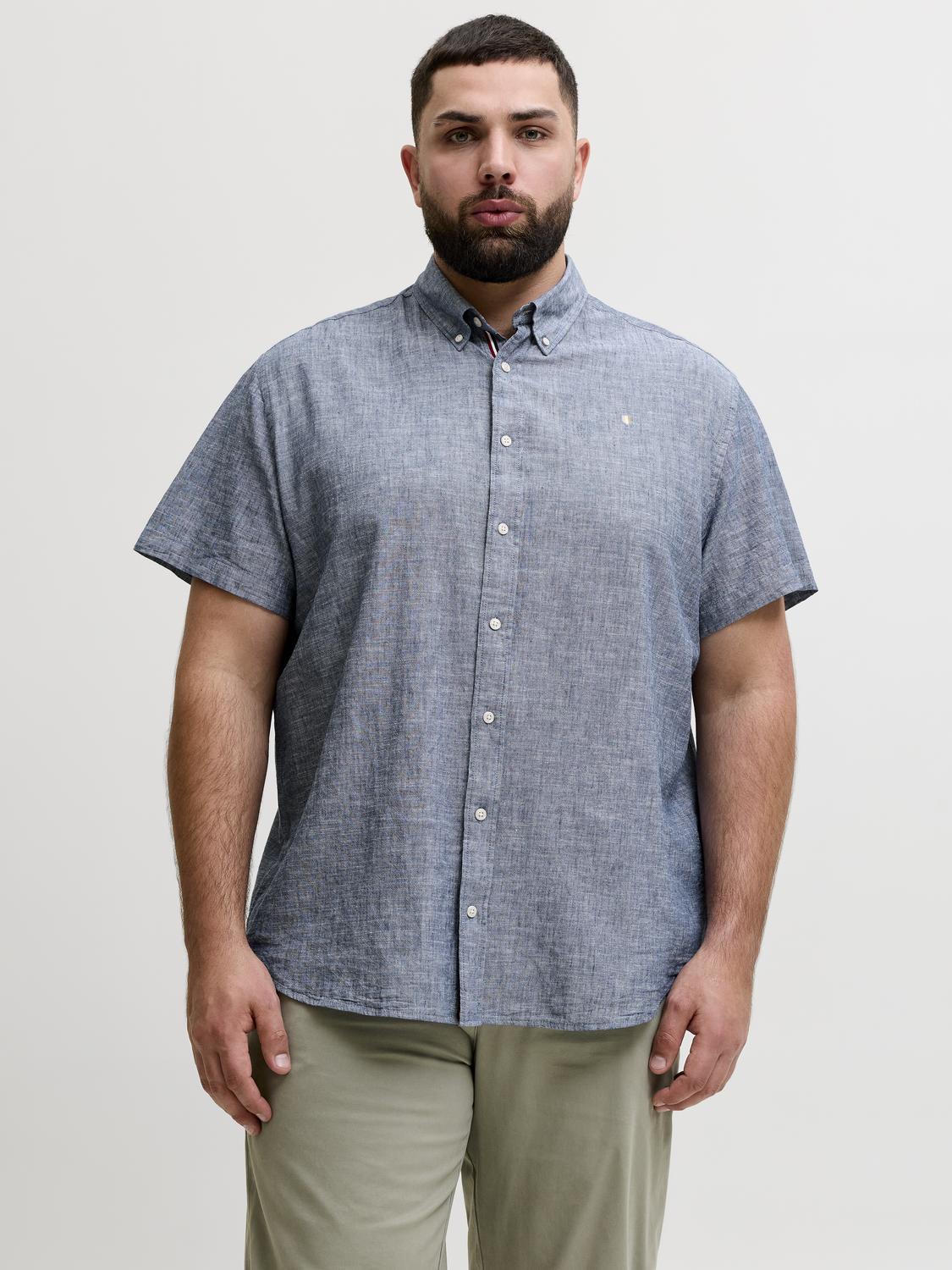 model_shot-front