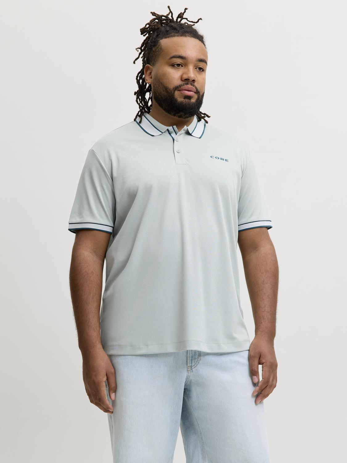 model_shot-front