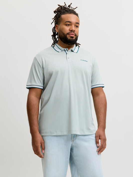 model_shot-front