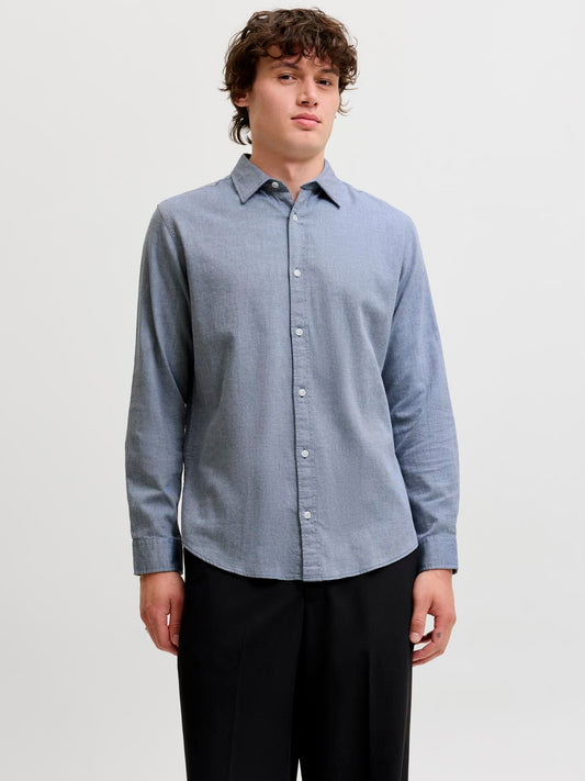 model_shot-front