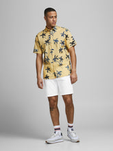 Load image into Gallery viewer, JJIBOWIE Shorts - white
