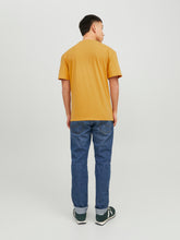Load image into Gallery viewer, JJEJOSH T-Shirt - Honey Gold
